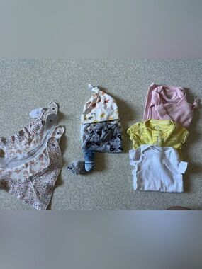 Baby clothes bundle (17 items)
